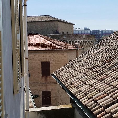 Palazzo Cavalletti - Appartamenti Nel Cuore Di Senigallia Ngoại thất bức ảnh